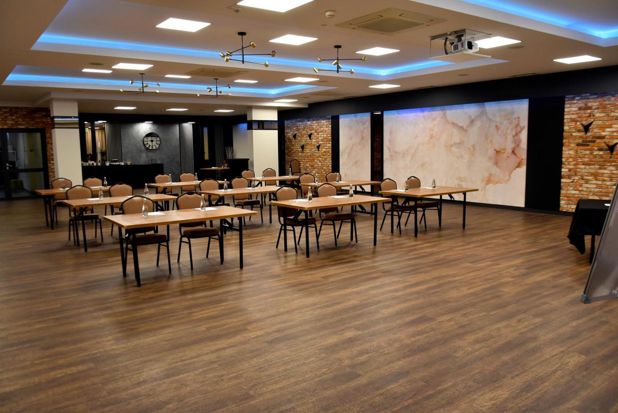 Hotel Scout Czestochowa Ngoại thất bức ảnh